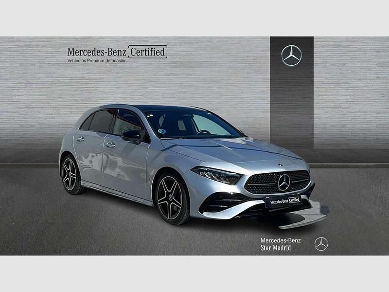 Usado Mercedes A180 136 CV (100 kW) 2025 Plateado Berlina