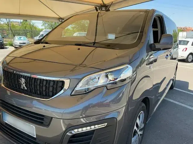 Usado Peugeot Traveller Allure 150 CV (110 kW) 2019 Gris plata Monovolumen