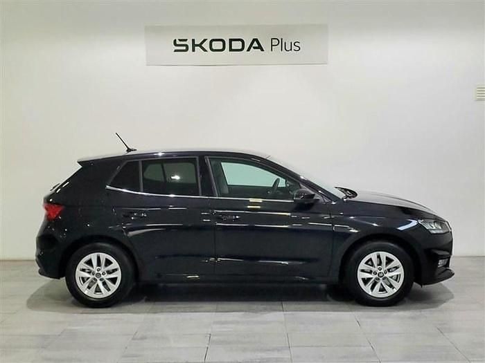 Usado Skoda Fabia Selection 115 CV (84 kW) 2025 Negro