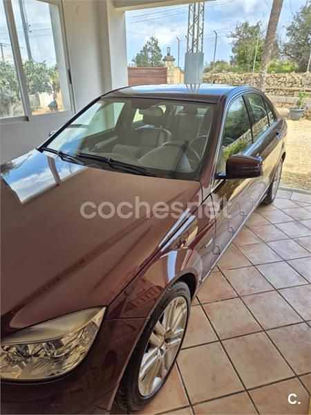 Usado Mercedes C180 Avantgarde 156 CV (114 kW) 2009 Granate Berlina