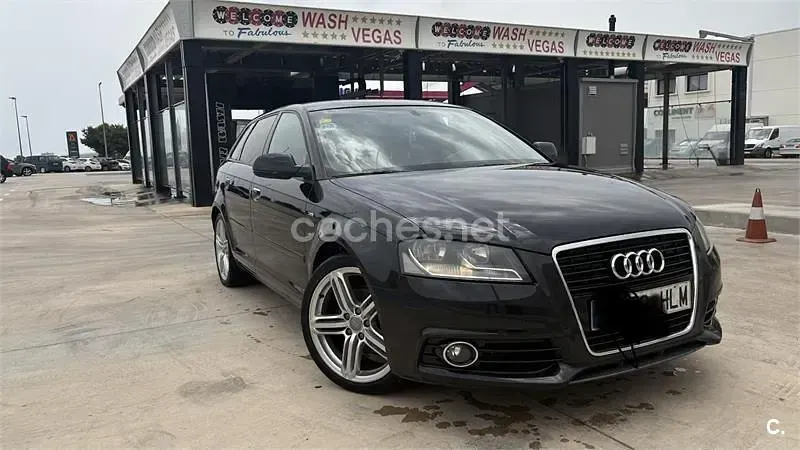 Usado Audi A3 Sportback Ambition 140 CV (102 kW) 2012 Negro Utilitario