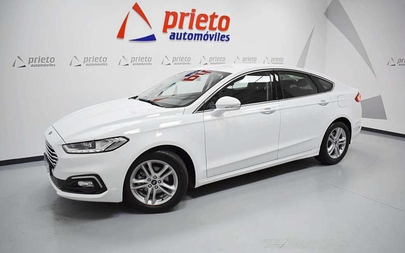 Blanco Usado 2019 Ford Mondeo Titanium Berlina | 17.900 € (Un poco caro) - Imagen 1/4