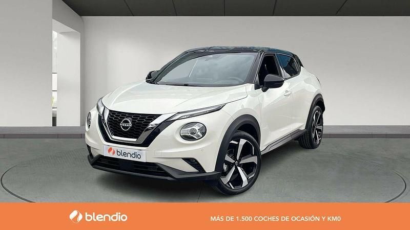 Lunar white + midnight black metalizado Usado 2024 Nissan Juke Tekna SUV | 25.980 € (Precio justo) - Imagen 1/4