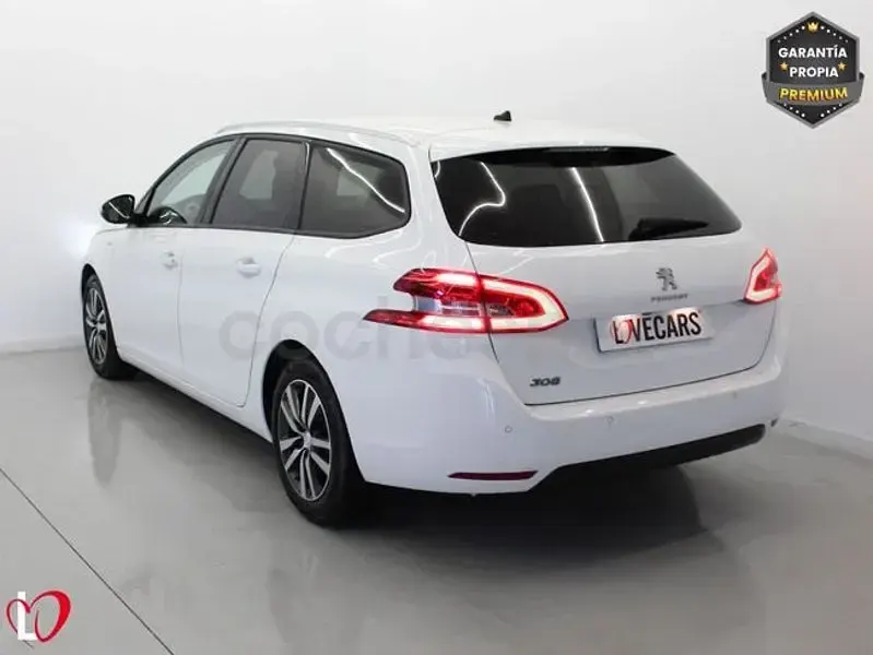 Usado Peugeot 308 SW Active 130 CV (95 kW) 2021 Blanco Familiar