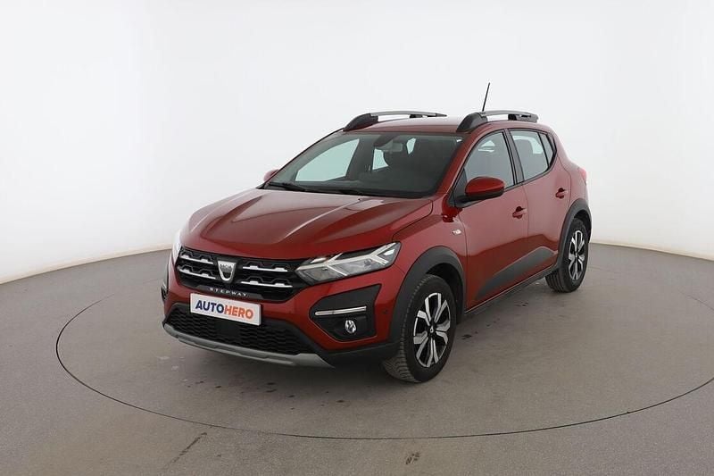 Rojo Usado 2022 Dacia Sandero Comfort Utilitario | 15.199 € (Un poco caro) - Imagen 1/3