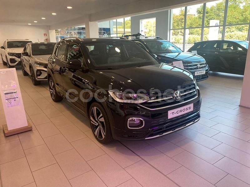 Negro Usado 2023 VW T-Cross R-line SUV | 23.000 € (Un poco caro) - Imagen 1/4