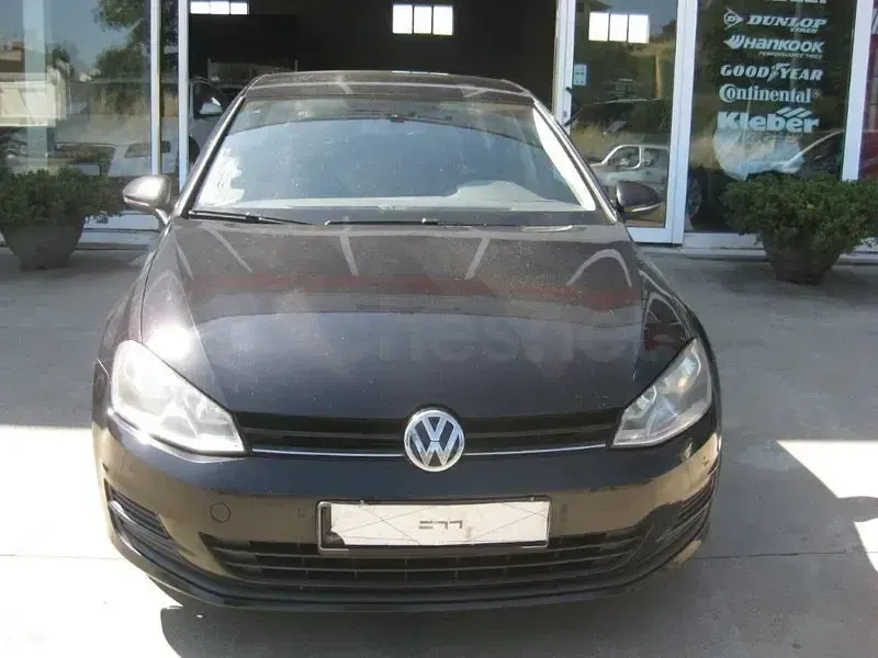 Usado VW Golf VII 110 CV (80 kW) 2013 Negro Berlina
