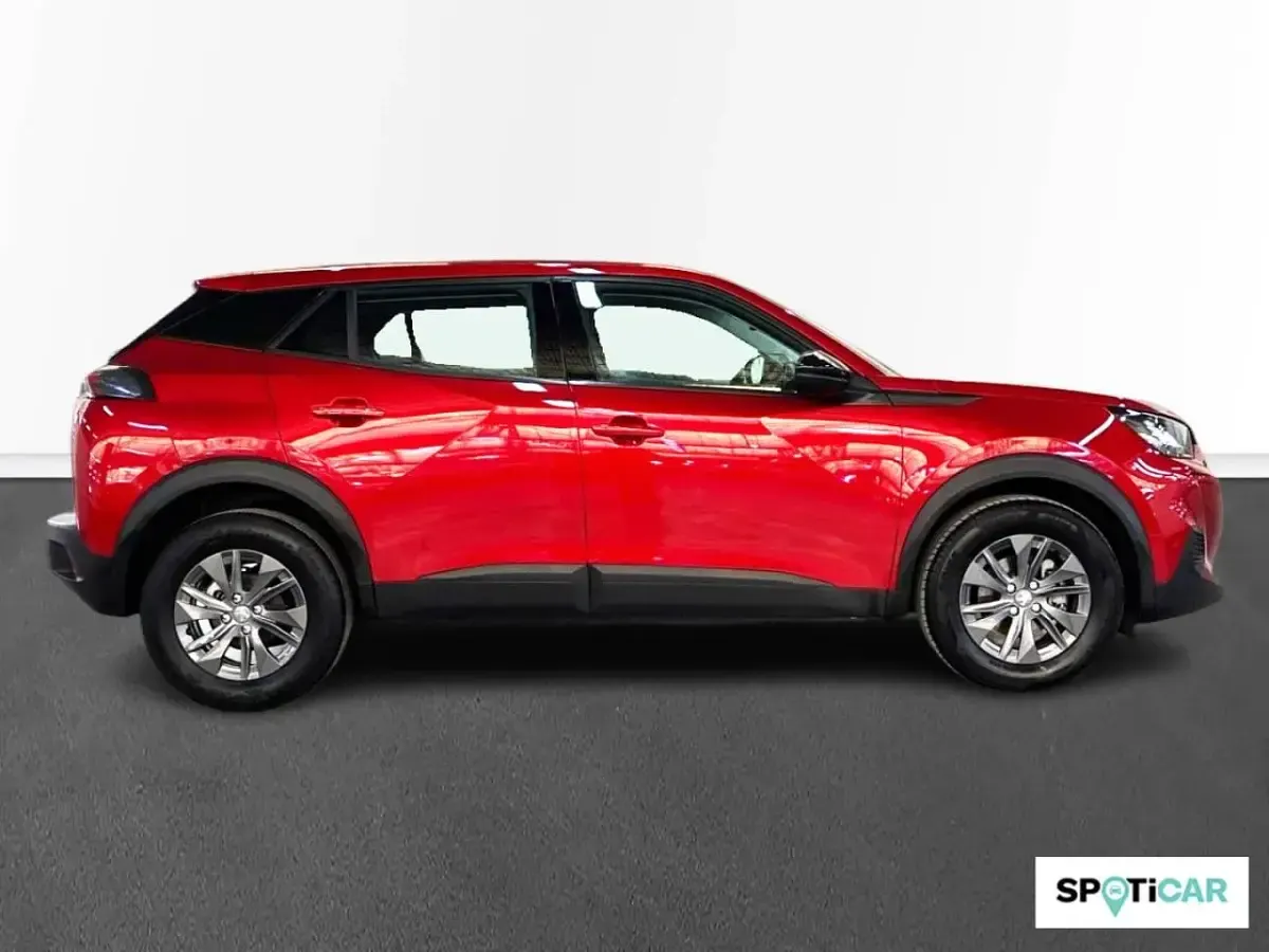 Usado Peugeot 2008 Active 100 CV (73 kW) 2022 Rojo SUV