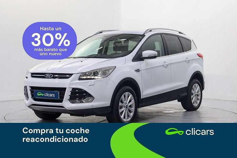 Usado Ford Kuga Trend 150 CV (110 kW) 2015 Blanco SUV