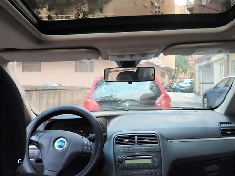 Gris / plata Usado 2007 Fiat Grande Punto Sport Utilitario | 2950 € (Precio justo) - Imagen 1/3