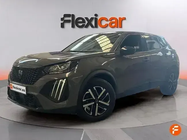 Usado Peugeot 2008 Active 100 CV (73 kW) 2023 Gris SUV