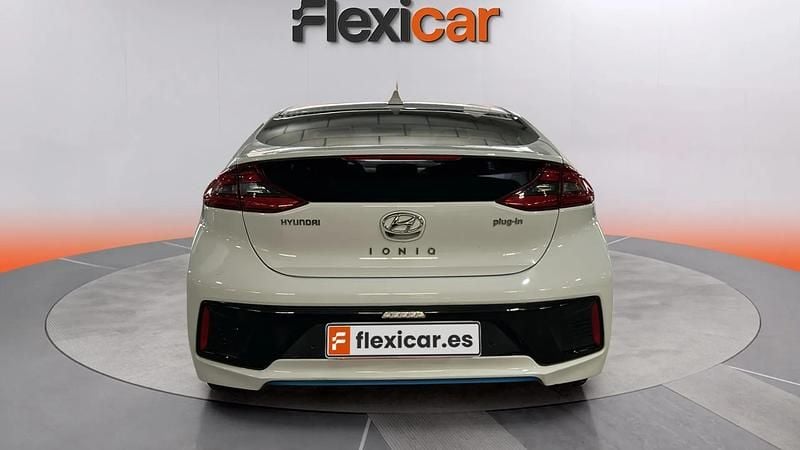 Usado Hyundai Ioniq 141 CV (103 kW) 2019 Blanco Utilitario