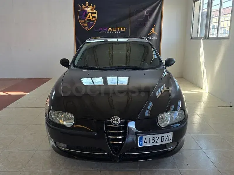Usado Alfa Romeo 147 Distinctive 120 CV (88 kW) 2003 Negro Utilitario