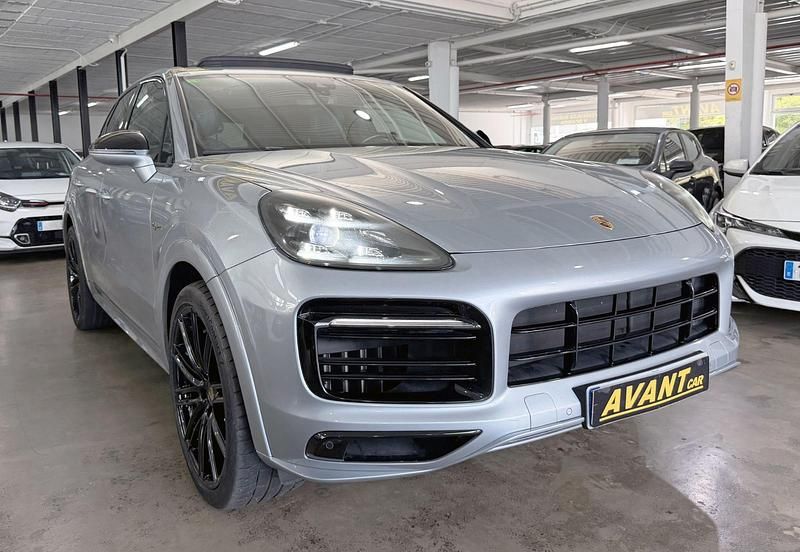 Käytetty Porsche Cayenne 462 HP (339 kW) 2019 Harmaa Katumaasturi