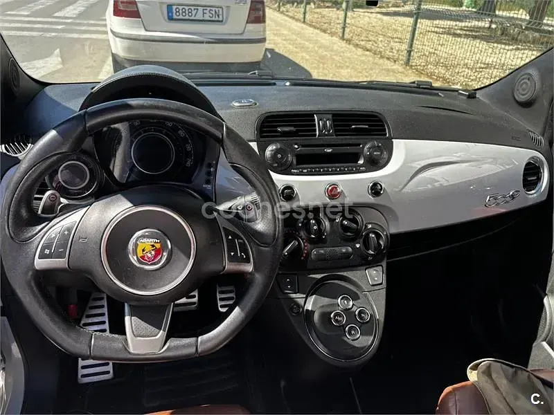 Usado Abarth 500C 140 CV (102 kW) 2012 Gris / plata Descapotable