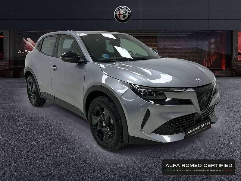 Usado Alfa Romeo Junior 147 CV (108 kW) 2025 Gris SUV