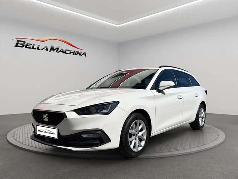 Usado Seat Leon Style 150 CV (110 kW) 2021 Blanco Familiar