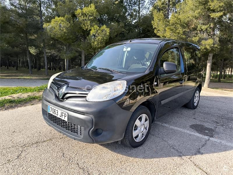Usado Renault Kangoo 90 CV (66 kW) 2015 Negro Monovolumen