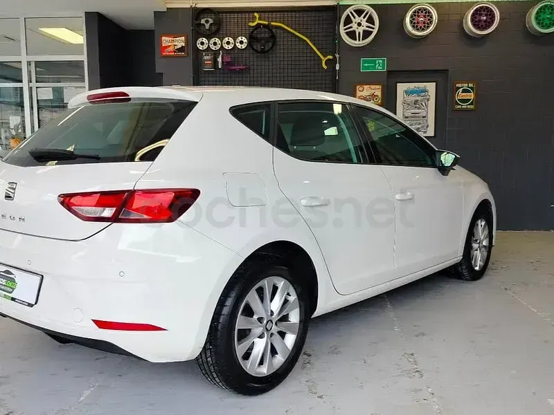 Usado Seat Leon Style 115 CV (84 kW) 2020 Blanco Berlina