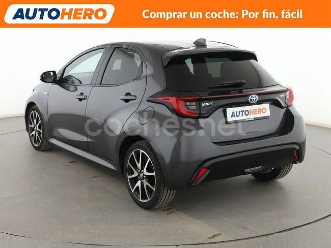 Usado Toyota Yaris Hybrid Style 116 CV (85 kW) 2021 Gris Berlina