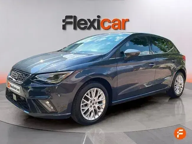 Usado Seat Ibiza XCELLENCE 115 CV (84 kW) 2025 Gris Utilitario