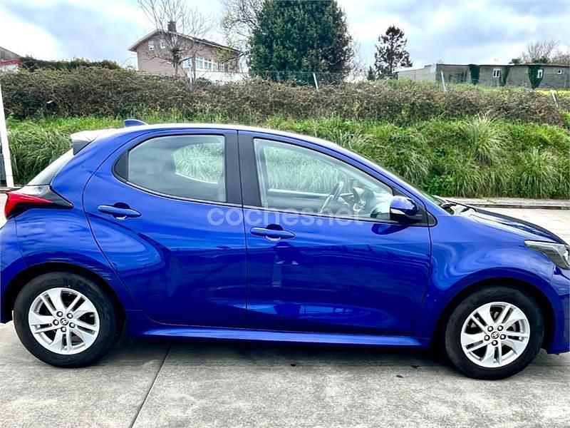 Usado Toyota Yaris 125 CV (91 kW) 2021 Azul Utilitario