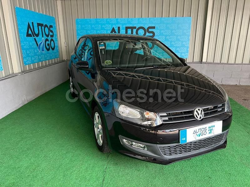 Usado VW Polo Advance 75 CV (55 kW) 2014 Negro Berlina