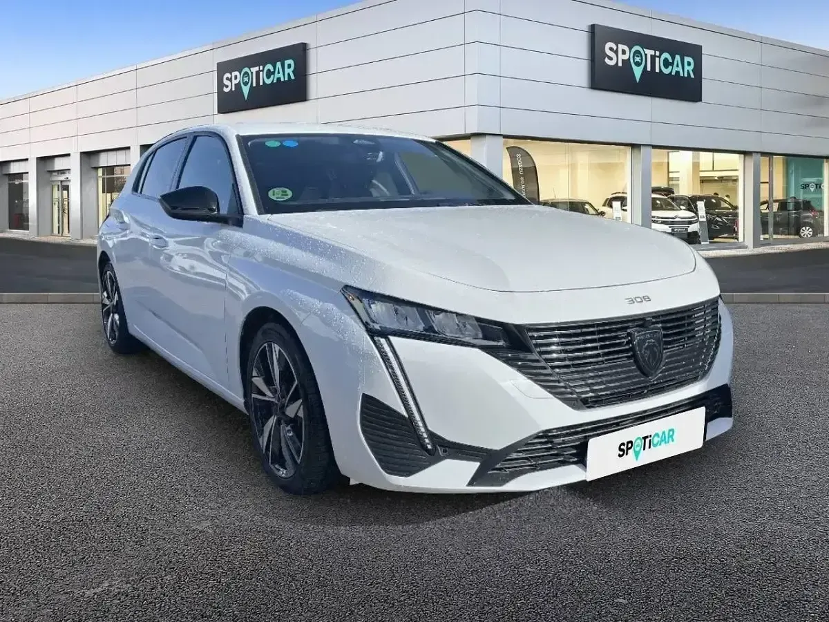 Usado Peugeot 308 Allure 130 CV (95 kW) 2022 Blanco Berlina