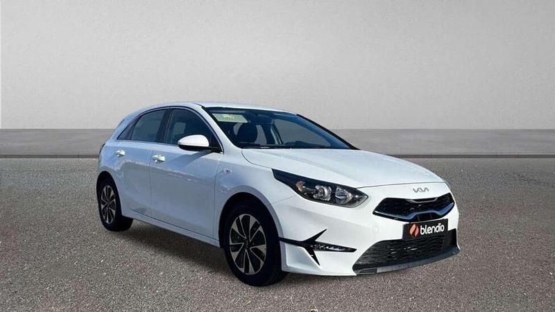 Usado Kia Ceed 101 CV (74 kW) 2024 Blanco Utilitario