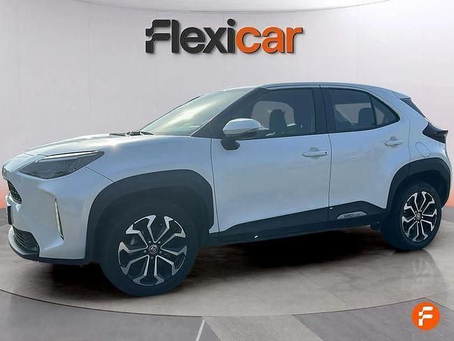 Usado Toyota Yaris Hybrid Active 116 CV (85 kW) 2024 Blanco