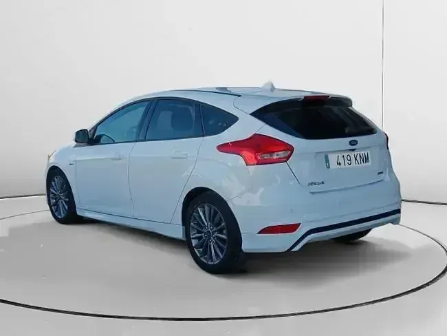 Usado Ford Focus ST-Line 125 CV (91 kW) 2018 Blanco Berlina