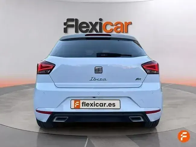 Usado Seat Ibiza FR 150 CV (110 kW) 2024 Blanco Utilitario