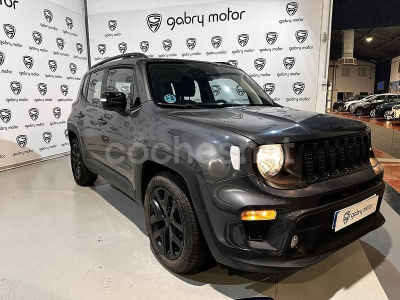 Usado Jeep Renegade Night Eagle 120 CV (88 kW) 2022 Gris / plata SUV