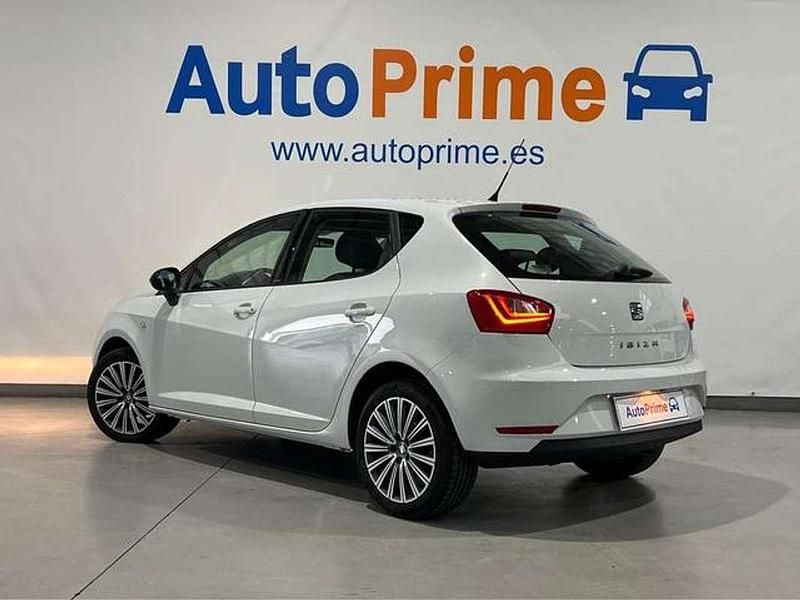 Usado Seat Ibiza CONNECT 95 CV (69 kW) 2015 Blanco Berlina