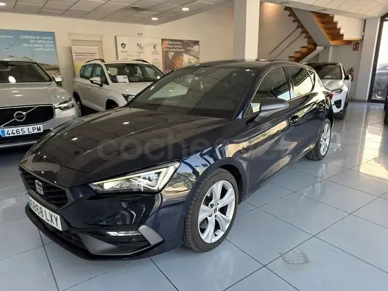 Usado Seat Leon FR 150 CV (110 kW) 2022 Negro Berlina