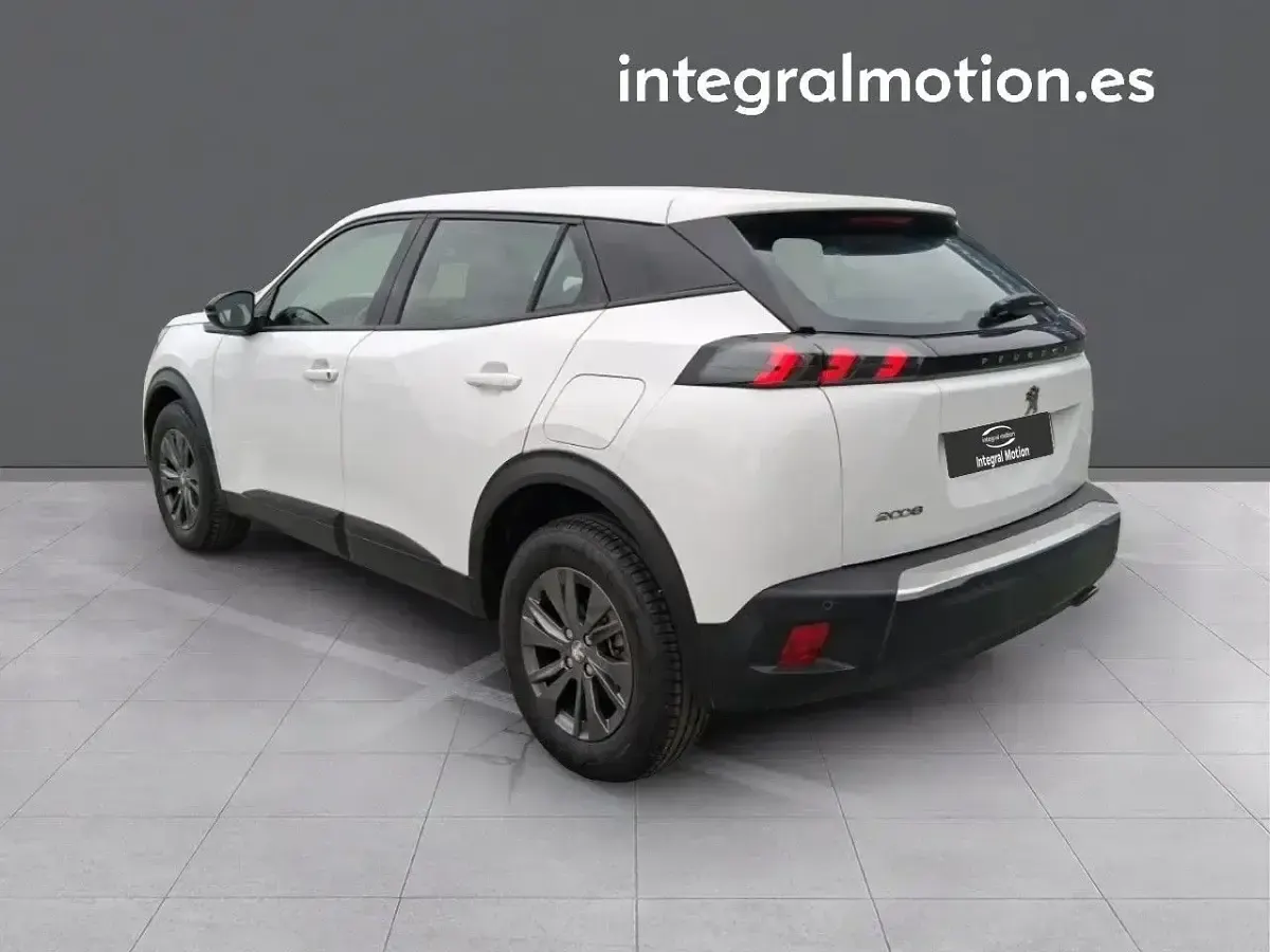 Usado Peugeot 2008 Active 110 CV (80 kW) 2022 Otro SUV