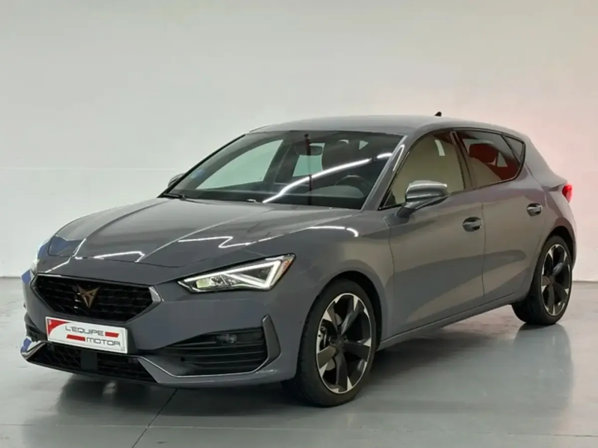 Usado Cupra Leon 150 CV (110 kW) 2024 Gris Berlina