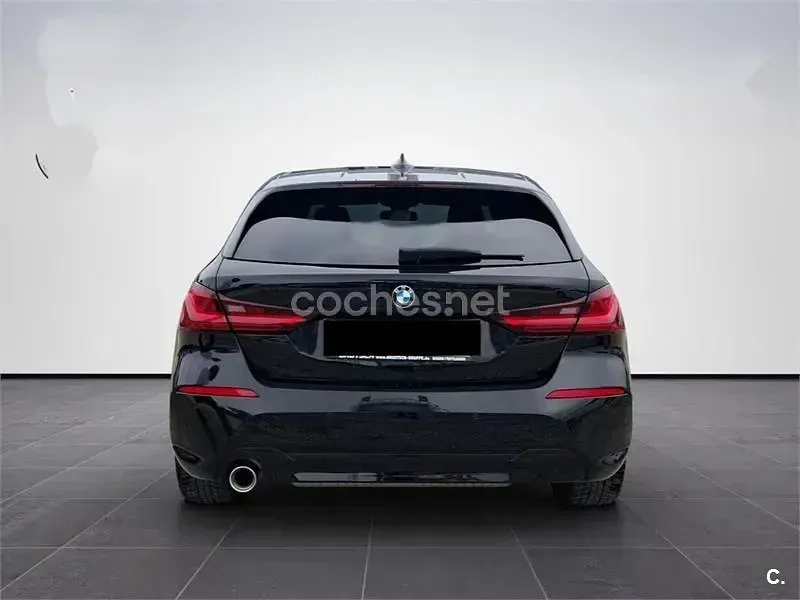 Usado BMW 118 Advantage 136 CV (100 kW) 2023 Negro Berlina