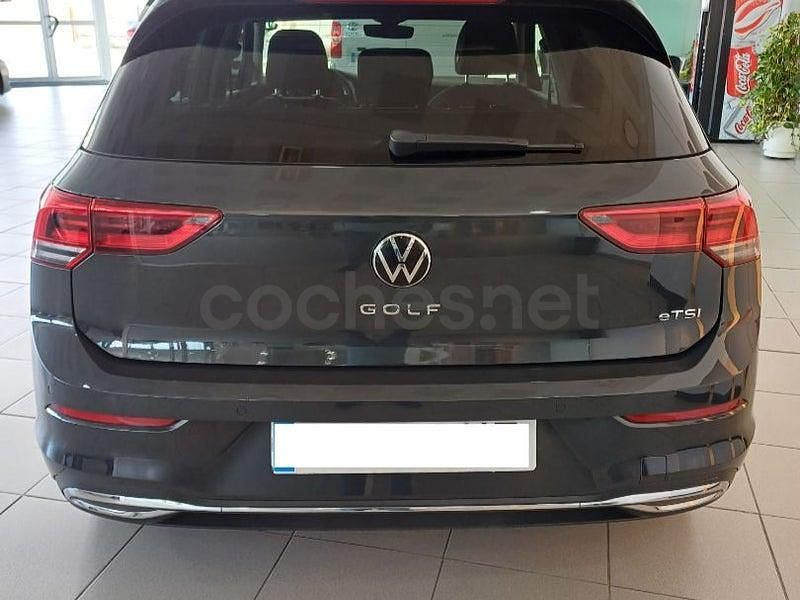 Usado VW Golf VII Style 150 CV (110 kW) 2021 Gris / plata Utilitario