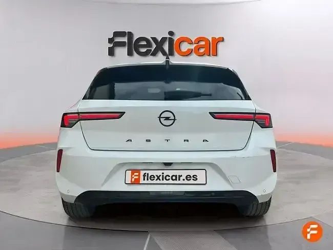 Usado Opel Astra 130 CV (95 kW) 2023 Blanco Utilitario