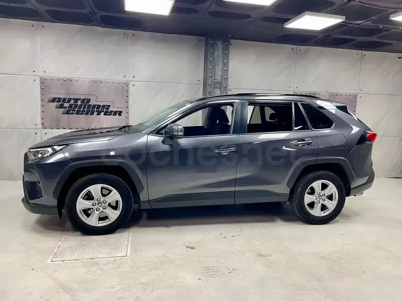 Usado Toyota RAV4 Hybrid Business Edition 218 CV (160 kW) 2020 Gris / plata SUV