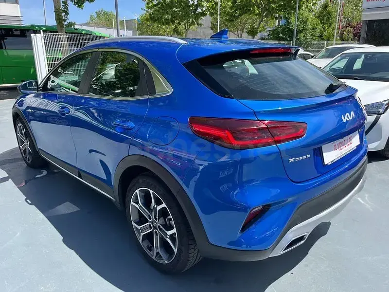 Usado Kia XCeed 160 CV (117 kW) 2022 Azul SUV