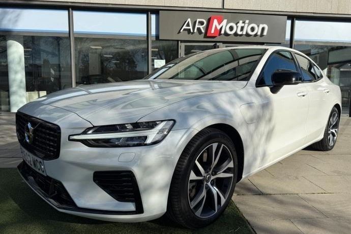 Usado 2023 Volvo S60 R-Design Berlina | 41.950 € (Precio justo) - Imagen 1/4