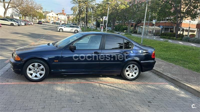 Usado BMW 320 136 CV (100 kW) 2001 Azul Berlina