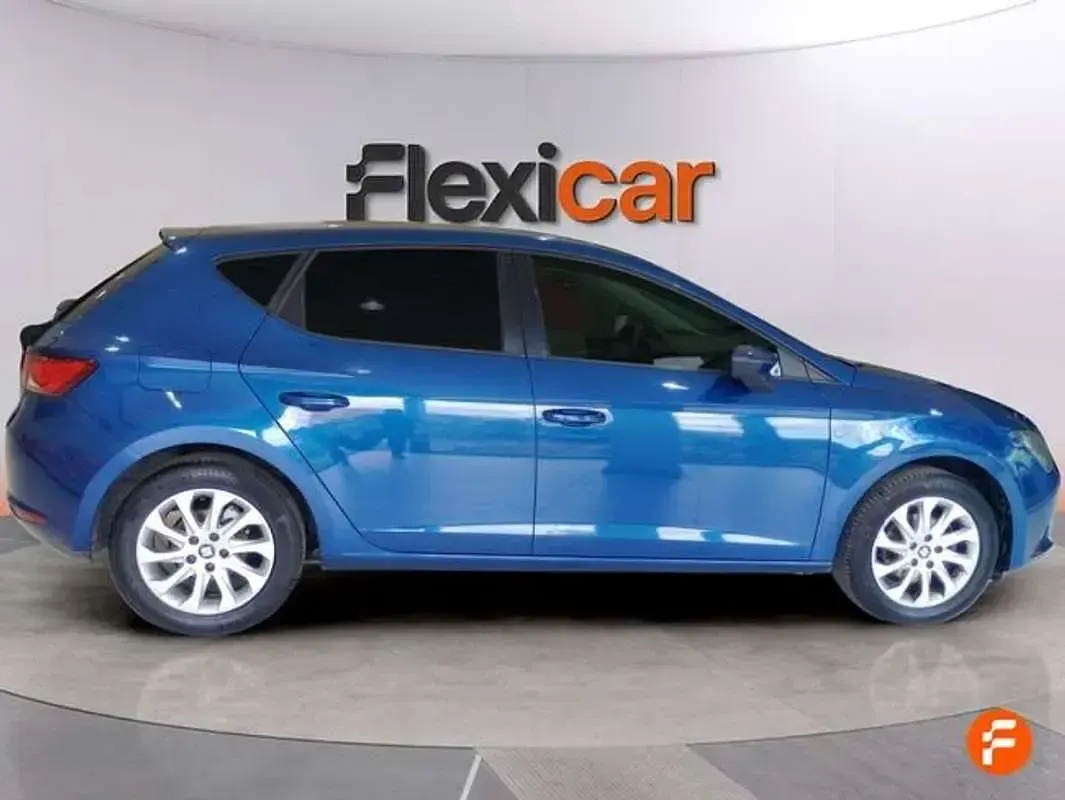 Usado Seat Leon ST Reference 105 CV (77 kW) 2015 Azul Familiar
