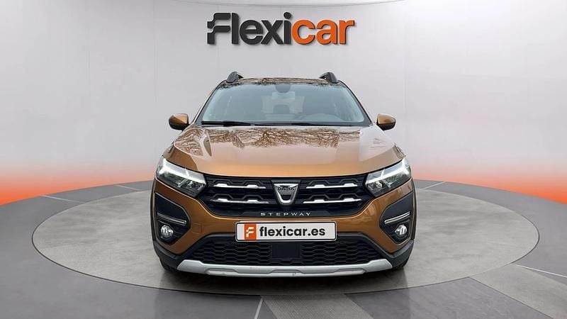Usado Dacia Sandero Comfort 101 CV (74 kW) 2021 Amarillo Berlina