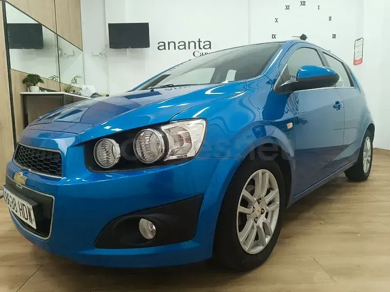 Usado Chevrolet Aveo LTZ 100 CV (73 kW) 2012 Azul Berlina