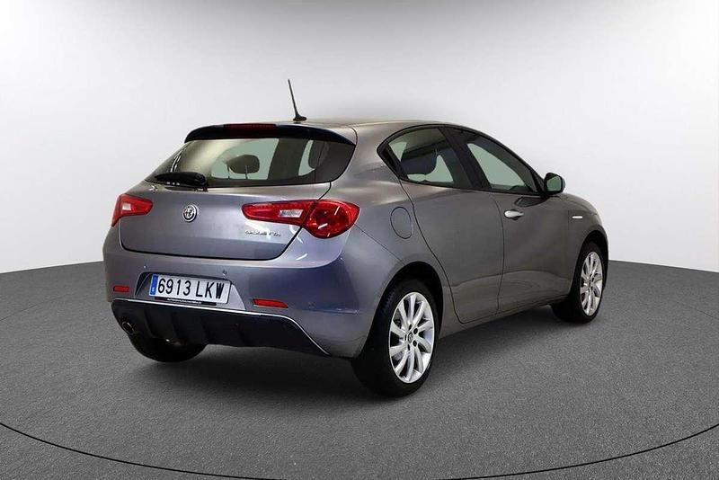 Usado Alfa Romeo Giulietta 120 CV (88 kW) 2020 Gris Utilitario