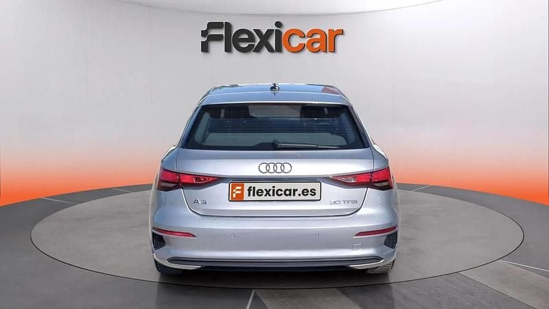 Usado Audi A3 Premium 110 CV (80 kW) 2023 Gris Berlina