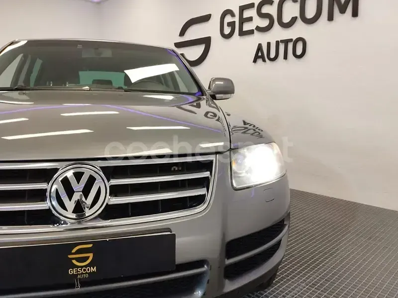 Usado VW Touareg R 174 CV (127 kW) 2006 Gris / plata SUV